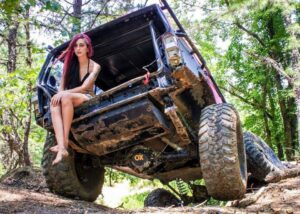Read more about the article The Jeep Cherokee XJ: A 90s Off-Road Legend